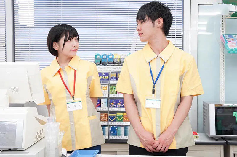 Bí mật lén lút ông chồng khi đi làm thêm ở cửa hàng tiện lợi